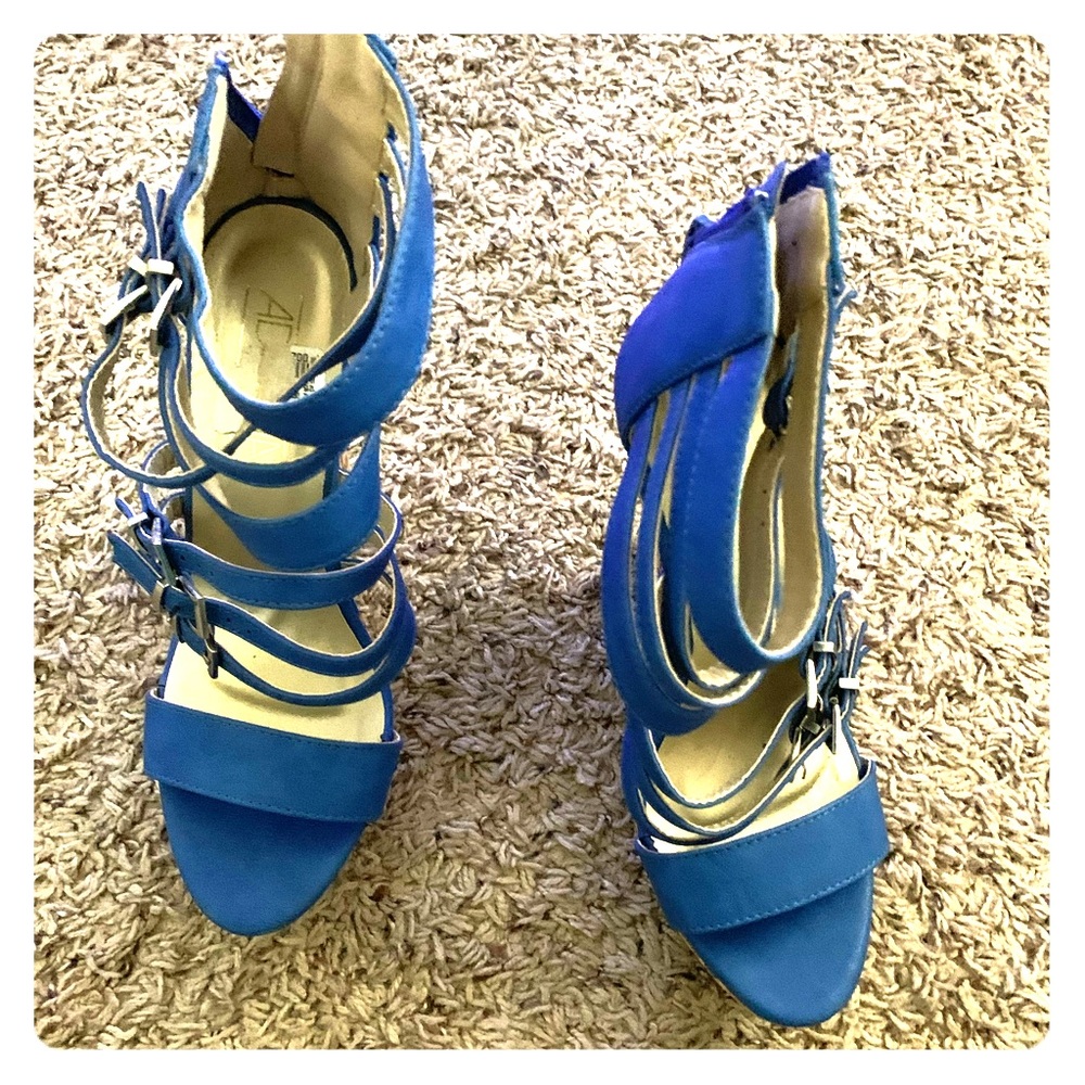Wedge shoes